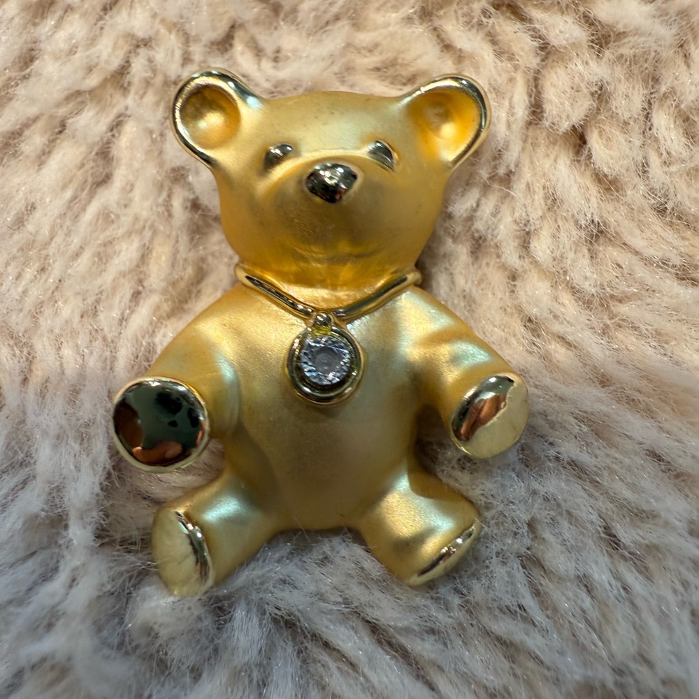 Vintage 1990s GiGi GIUSTI Teddy Bear Lapel Pin / Brooch Gold‎ Tone Signed